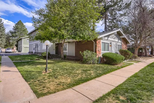 $1,895 | 13335 East Louisiana Avenue, Aurora, CO 80012