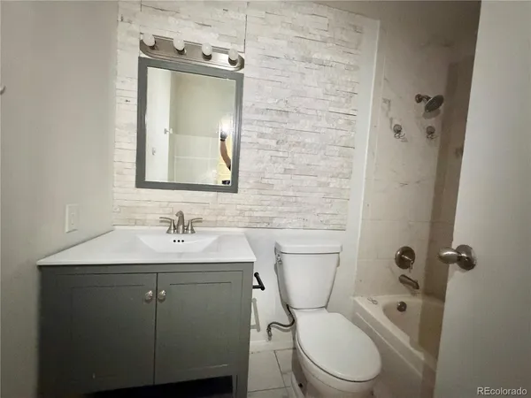 $1,895 | 13335 East Louisiana Avenue, Aurora, CO 80012