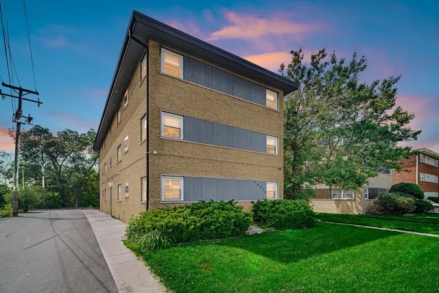 $1,650 | 15334 Doctor Martin Luther King Junior Drive, Unit 2E, Dolton, IL 60419