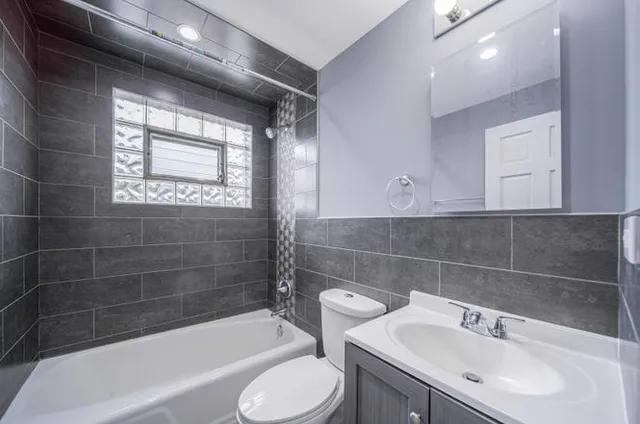 $1,650 | 15334 Doctor Martin Luther King Junior Drive, Unit 2E, Dolton, IL 60419