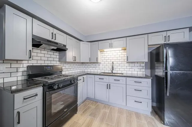 $1,650 | 15334 Doctor Martin Luther King Junior Drive, Unit 2E, Dolton, IL 60419