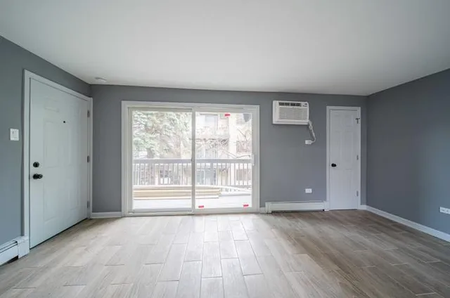 $1,650 | 15334 Doctor Martin Luther King Junior Drive, Unit 2E, Dolton, IL 60419