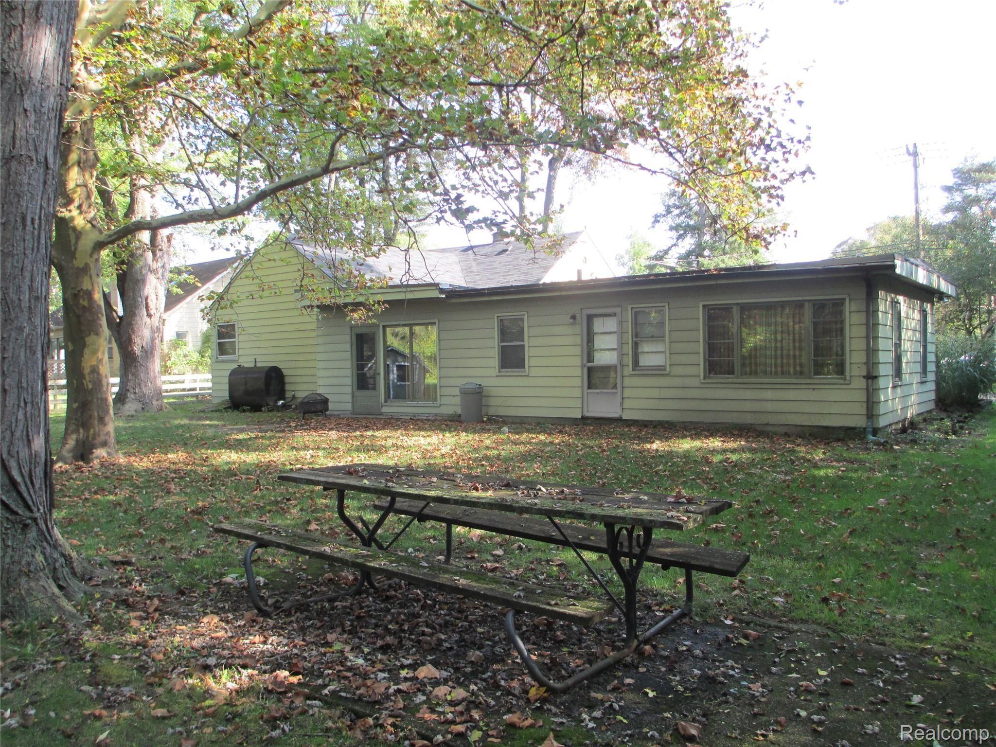 22535 Beech Road Southfield, MI 48033 - Photo 27 of 32 IMG_3155.JPG