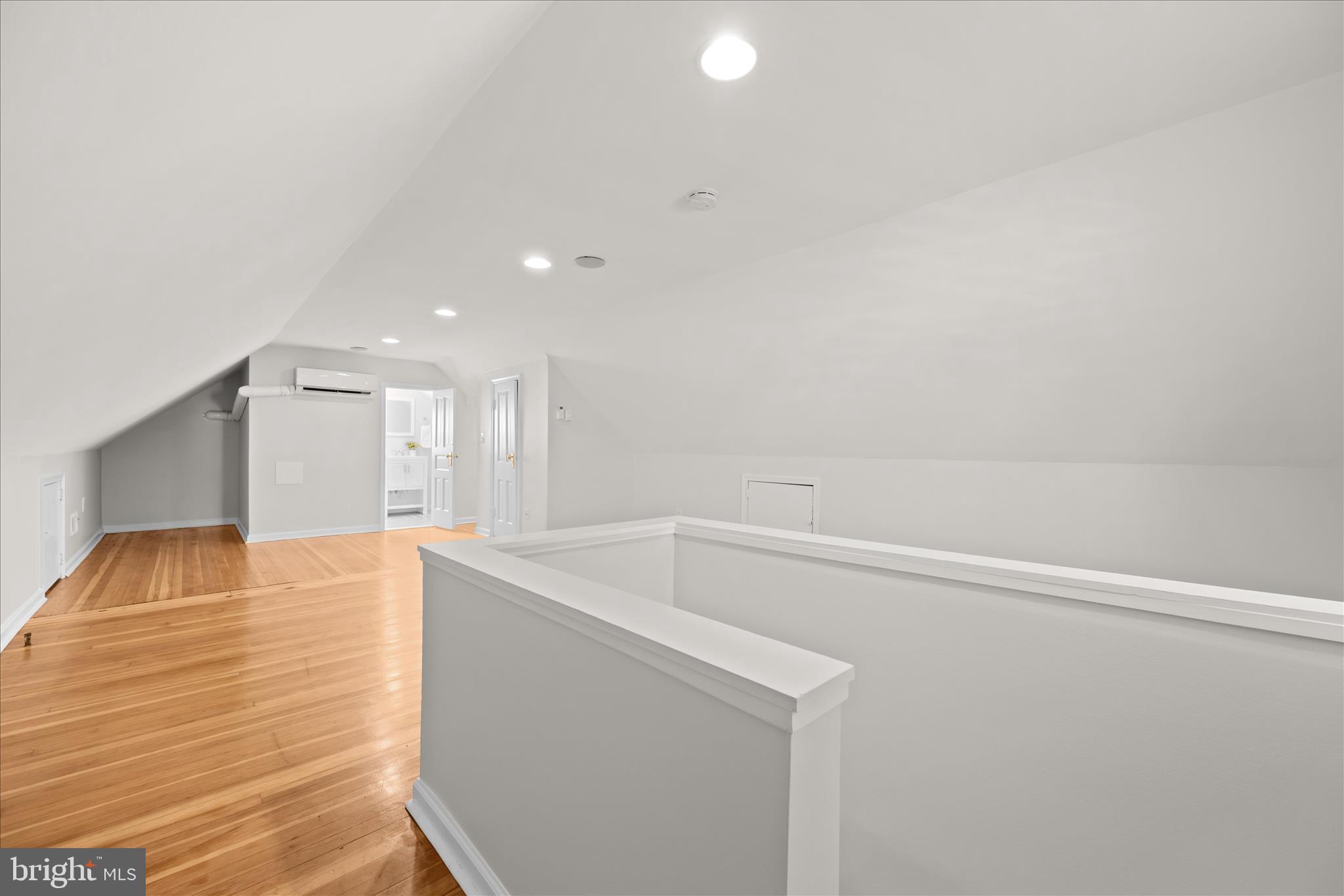2021 Lansdowne Way Silver Spring, MD 20910 - Photo 30 of 64 Loft