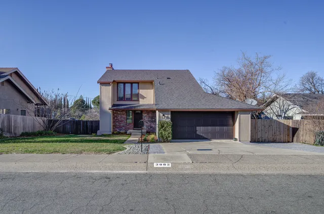 $389,000 | 3882 Fujiyama Way, Redding, CA 96001