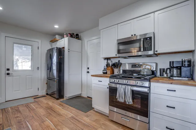 $389,000 | 3882 Fujiyama Way, Redding, CA 96001