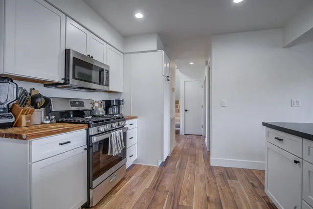 $389,000 | 3882 Fujiyama Way, Redding, CA 96001