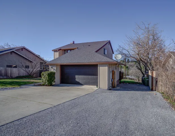 $389,000 | 3882 Fujiyama Way, Redding, CA 96001