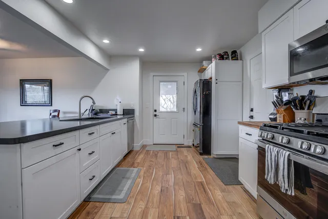 $389,000 | 3882 Fujiyama Way, Redding, CA 96001