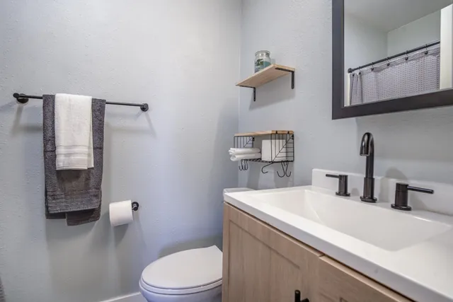 $389,000 | 3882 Fujiyama Way, Redding, CA 96001