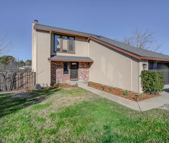 $389,000 | 3882 Fujiyama Way, Redding, CA 96001
