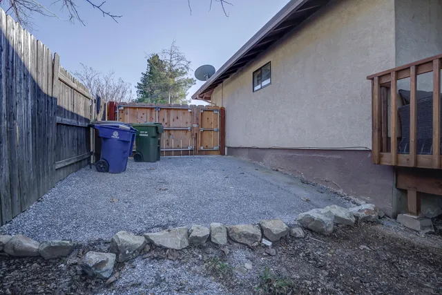$389,000 | 3882 Fujiyama Way, Redding, CA 96001