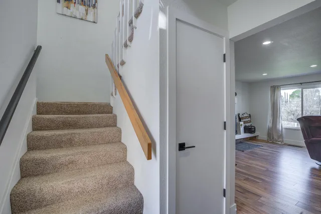 $389,000 | 3882 Fujiyama Way, Redding, CA 96001