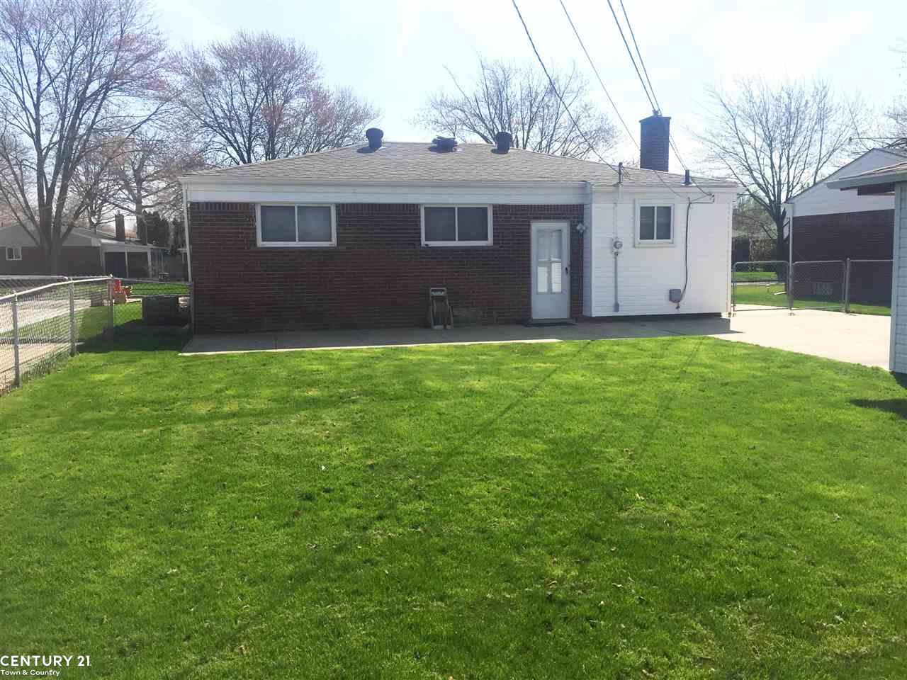 18028 Davidson Road Fraser, MI 48026 - Photo 6 of 21