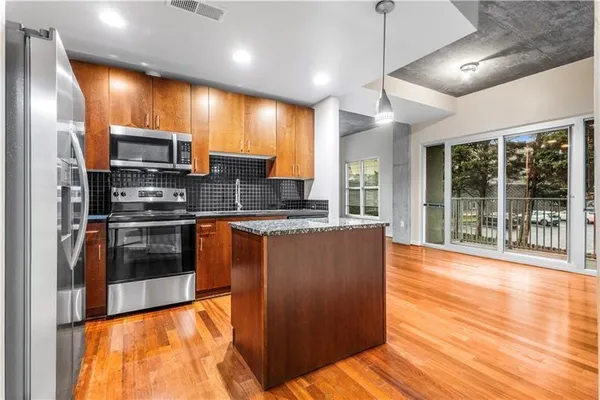 $2,995 | 250 Pharr Road Northeast, Unit 308, Atlanta, GA 30305