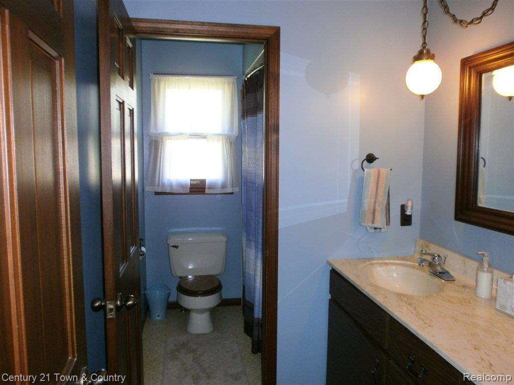 13880 Rattalee Lake Road Davisburg, MI 48350 - Photo 18 of 25 Main full bath
