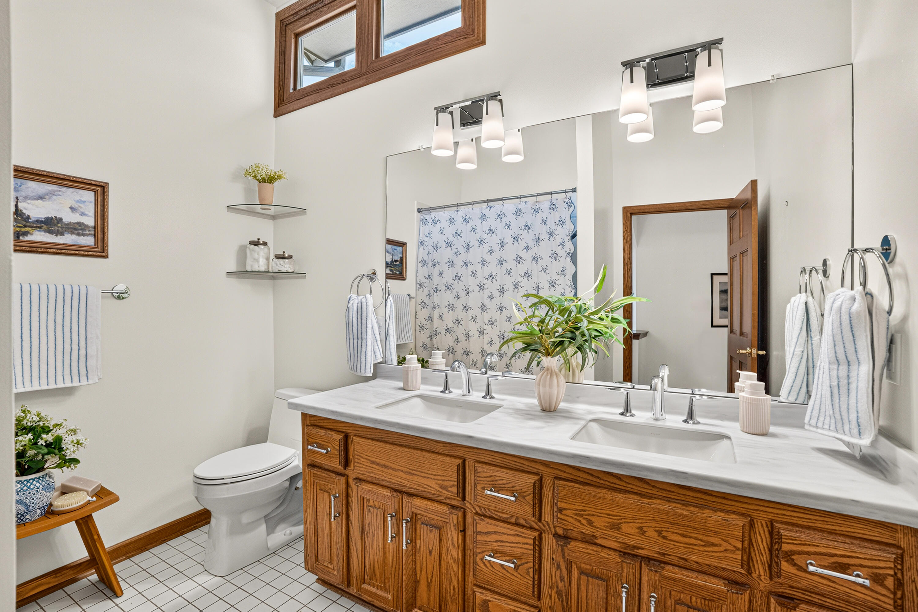 17445 St James Road Brookfield, WI 53045 - Photo 29 of 49 2nd Level Full Bath w/ Vaulted Ceilings