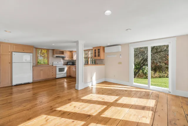 $450,000 | 2561 Atlantic Highway, Lincolnville, ME 04849