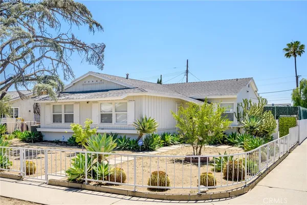 $3,400 | 11793 Glencrest Drive, San Fernando, CA 91340