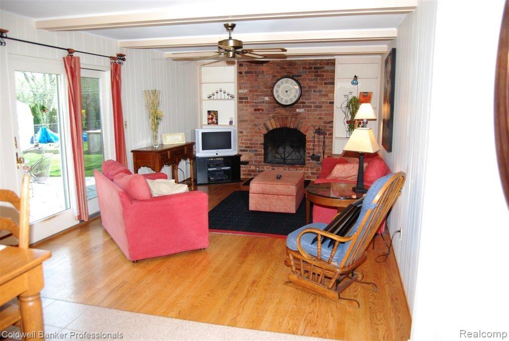 21234 Stanstead Road Northville, MI 48167 - Photo 12 of 23 Family Room w/new hdwd floors