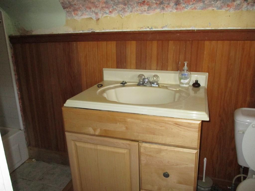 84 Hillside Road Dracut, MA 01826 - Photo 12 of 18 Gallery Image 12