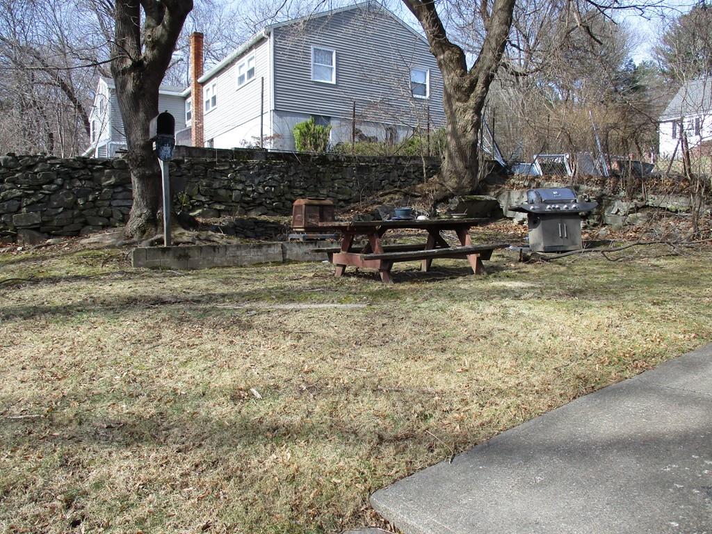 84 Hillside Road Dracut, MA 01826 - Photo 3 of 18 Gallery Image 3