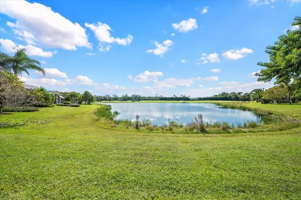 $9,500 | 7557 Preserve Drive, West Palm Beach, FL 33412