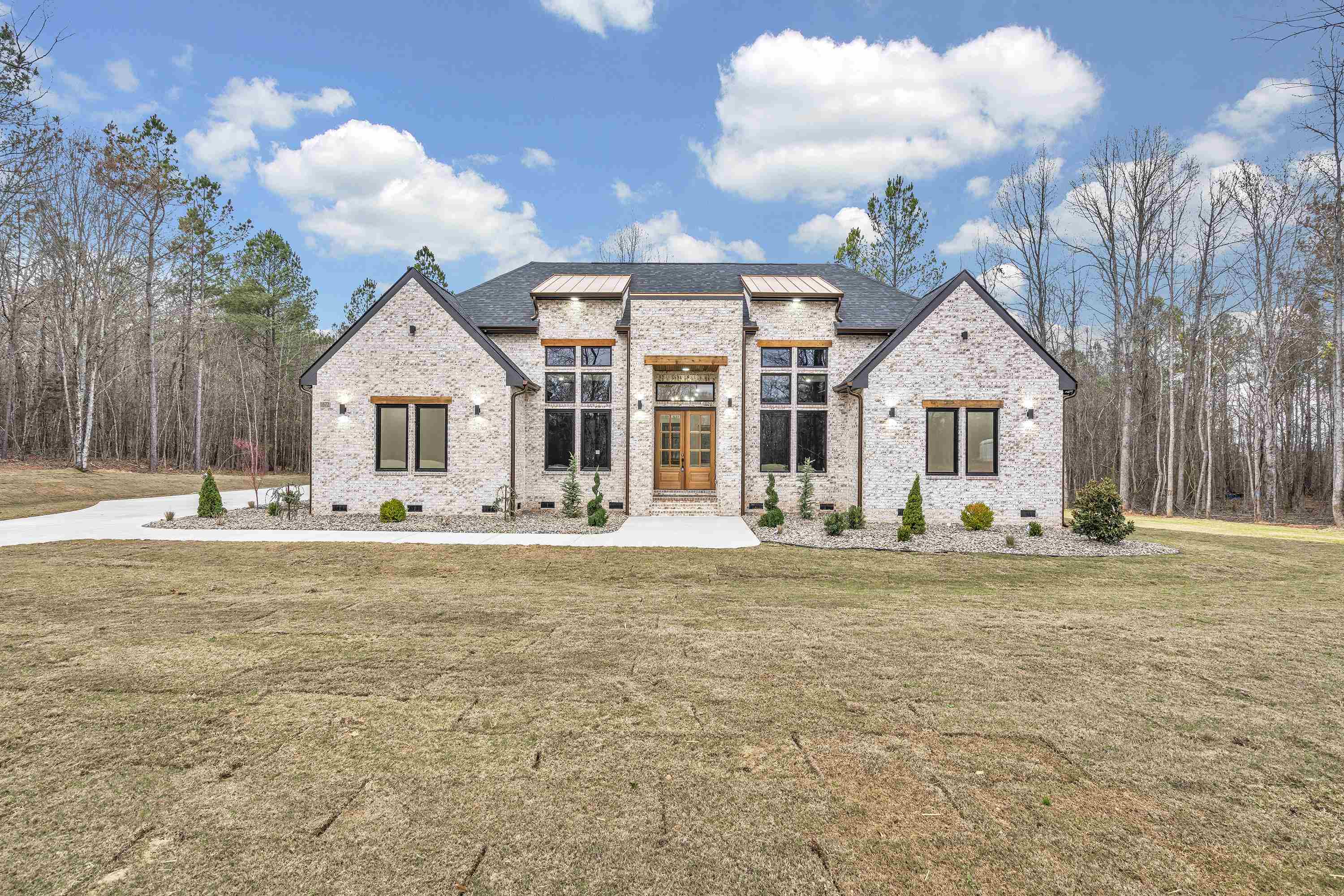 1672 Stewart Road Woodruff, SC 29388 - Photo 1 of 33 Gallery Image 1