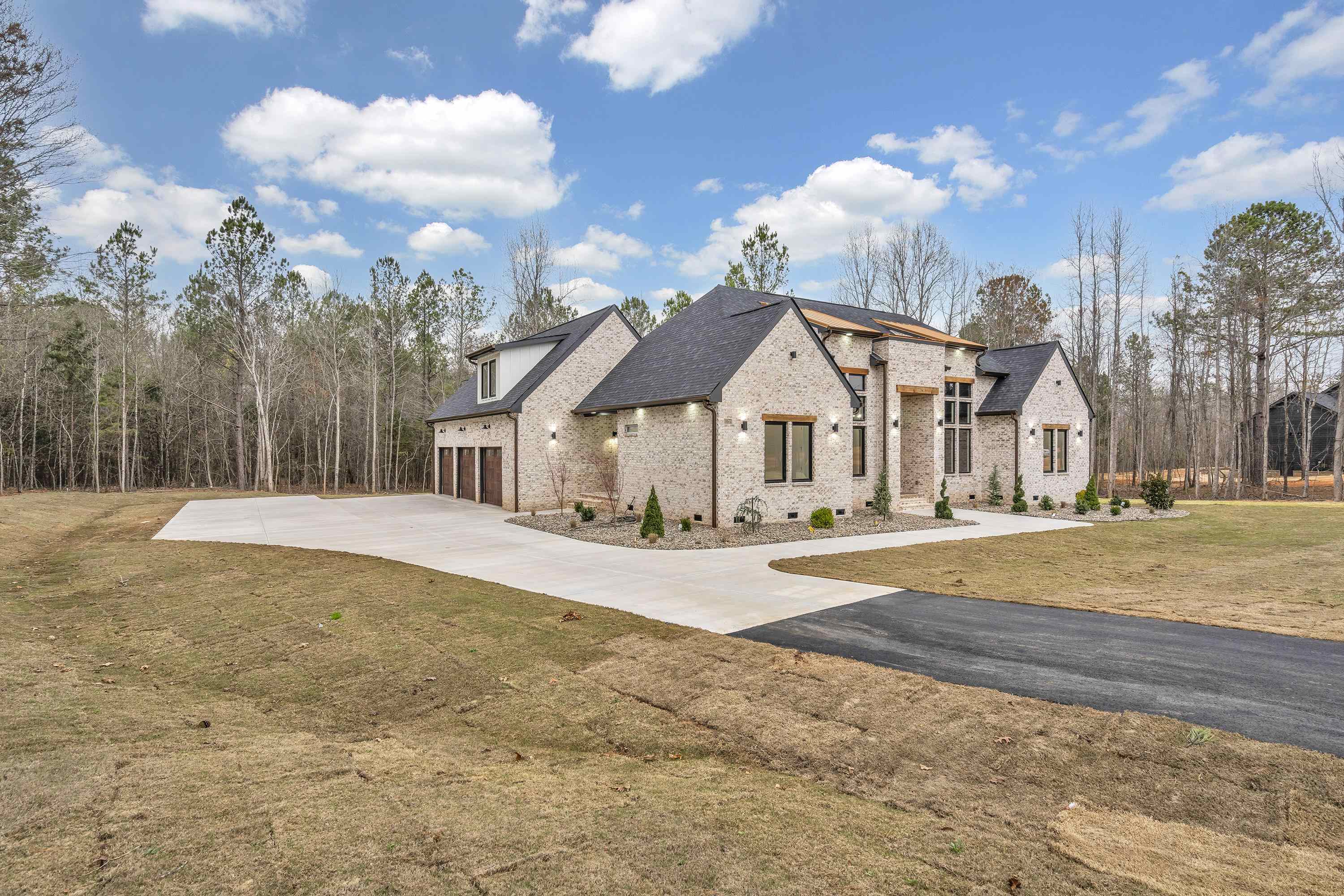 1672 Stewart Road Woodruff, SC 29388 - Photo 3 of 33 Gallery Image 3