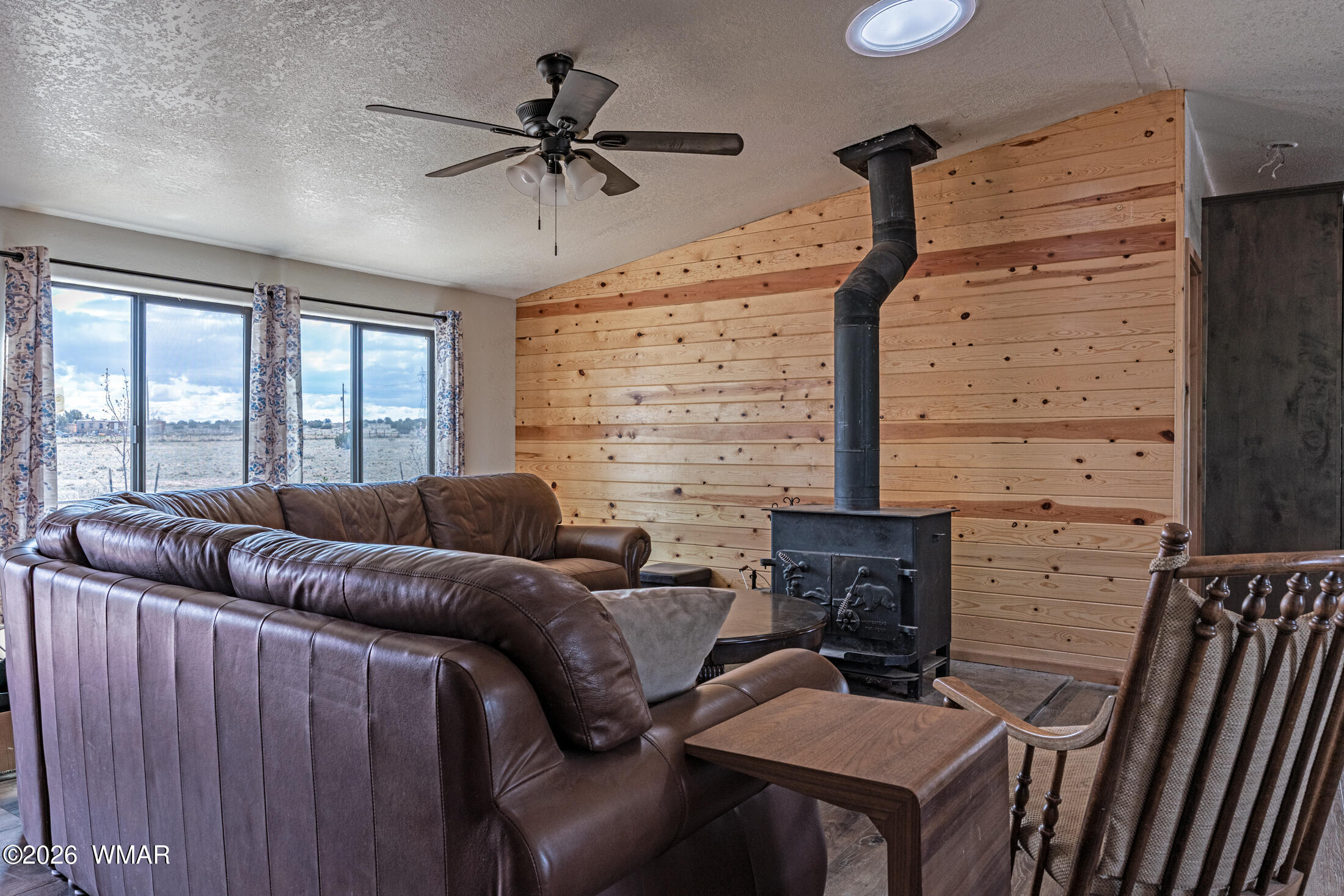 8886 Miller Trail Snowflake, AZ 85937 - Photo 2 of 23 Living Room