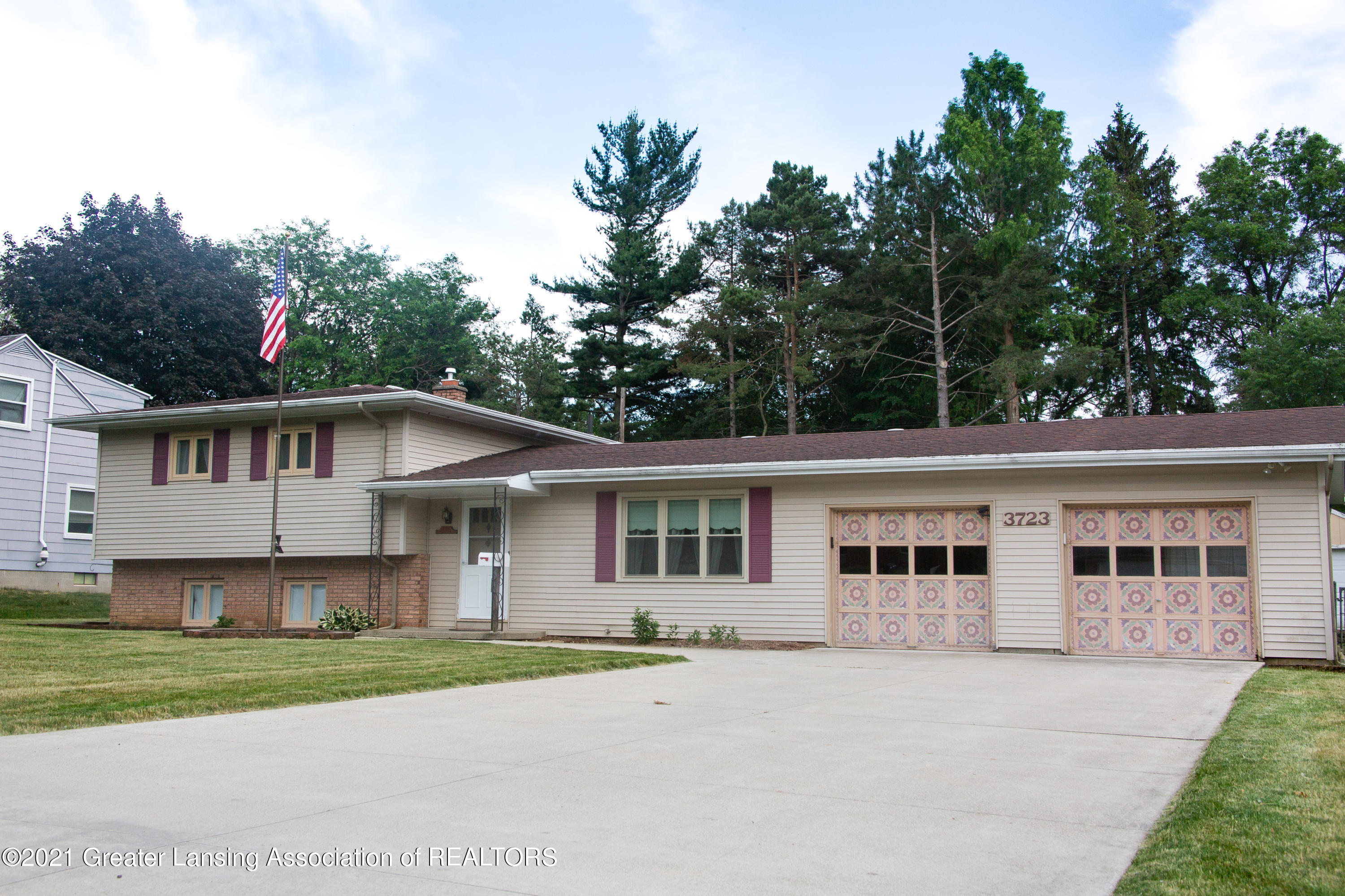 3723 Ridgefield Road Lansing, MI 48906 - Photo 2 of 68 IMG_3583
