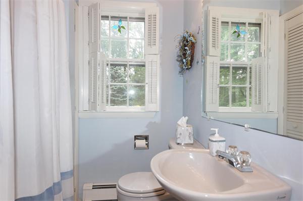 57 Beaverbrook Road Burlington, MA 01803 - Photo 8 of 24 Gallery Image 8