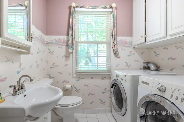 $317,000 | 7107 Westwood Drive, Jenison, MI 49428