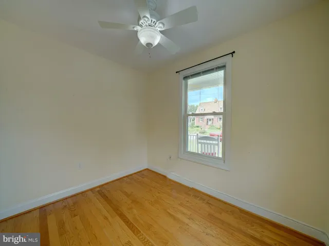 a view of empty room with window