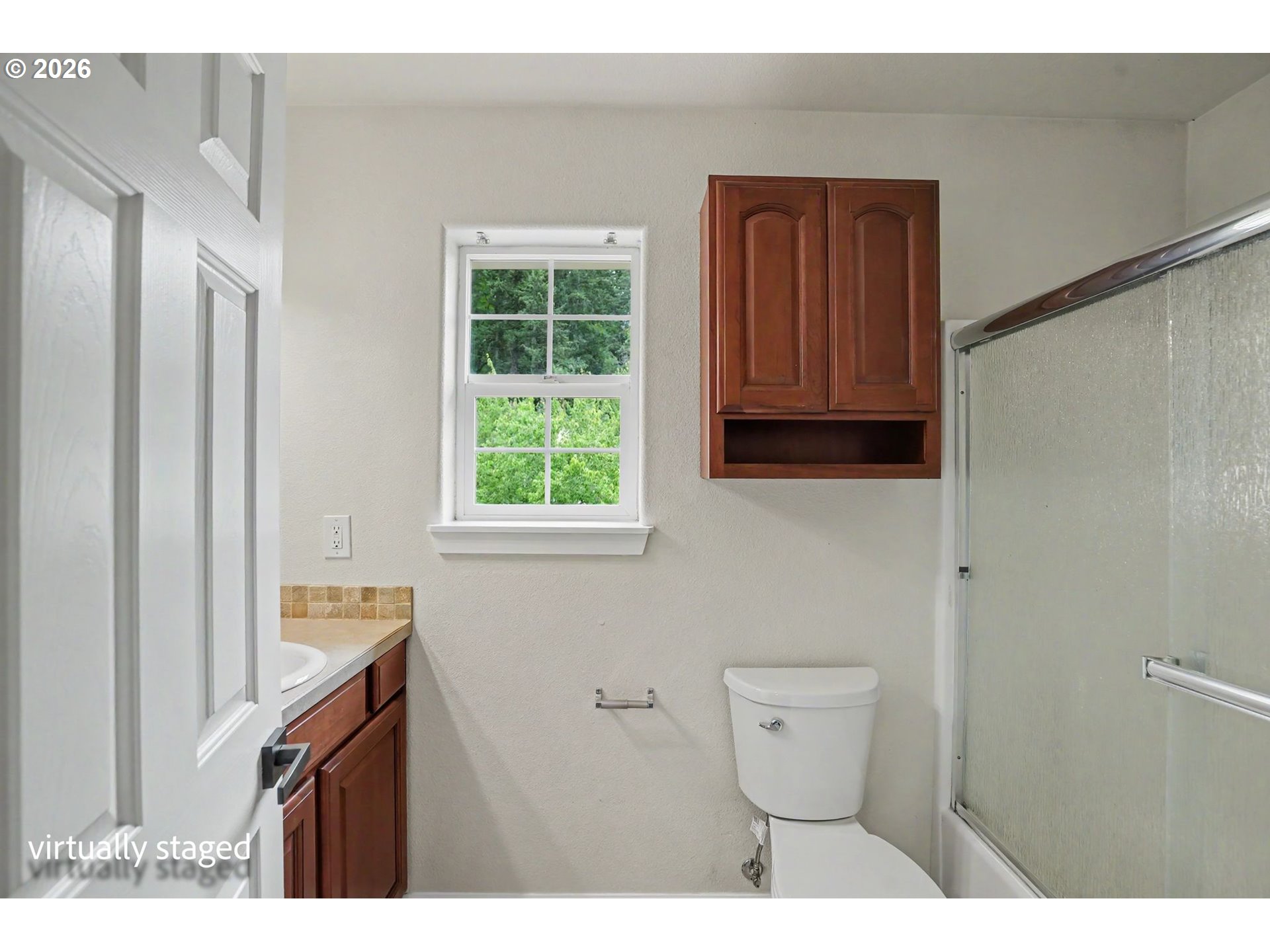 418 Walnut Way Silverton, OR 97381 - Photo 23 of 33 Bathroom