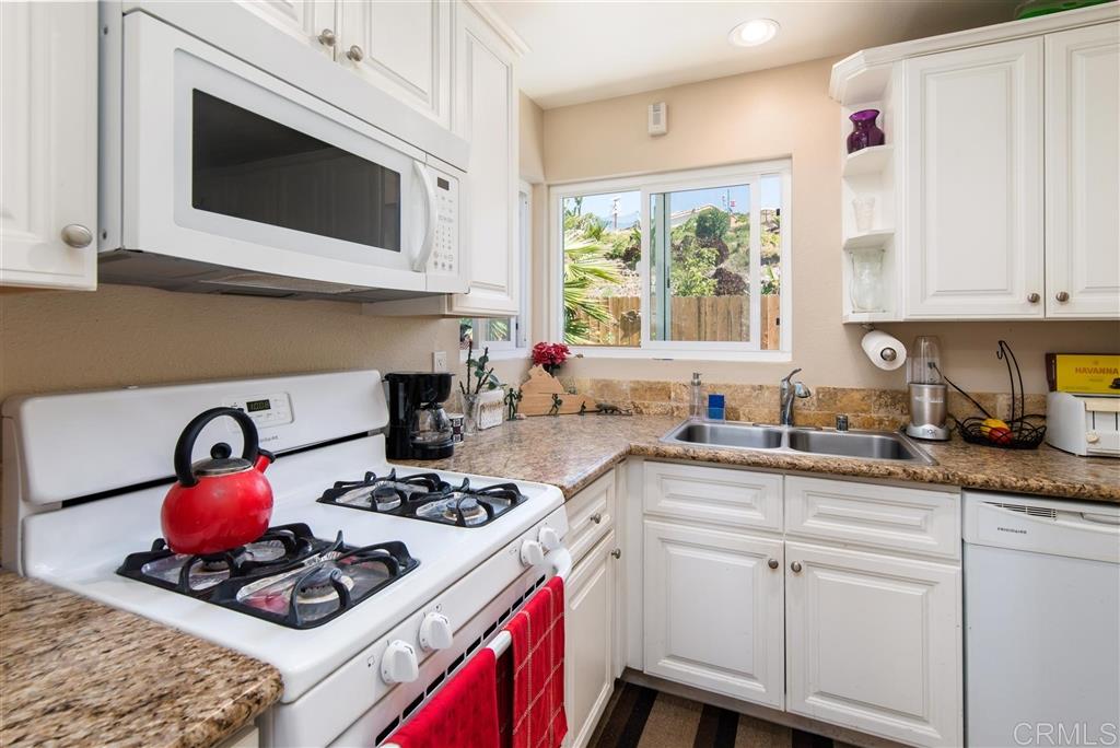 4584 Sunrise Ridge Oceanside, CA 92056 - Photo 6 of 15