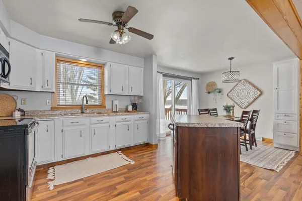 $395,000 | N4907 Lower Road, New London, WI 54961