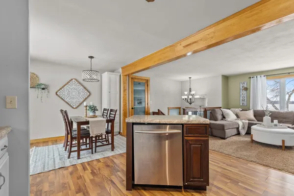 $395,000 | N4907 Lower Road, New London, WI 54961