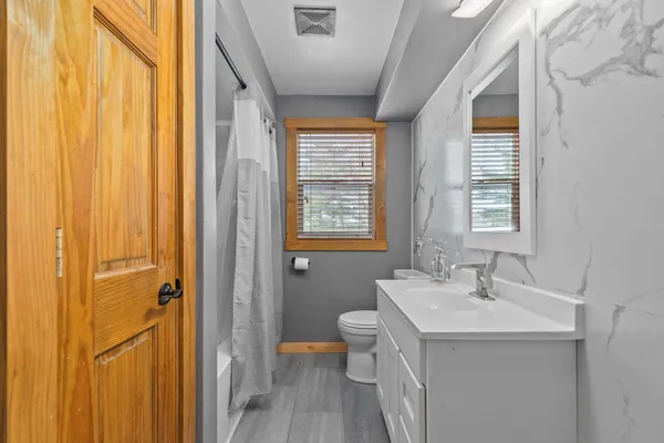 $395,000 | N4907 Lower Road, New London, WI 54961