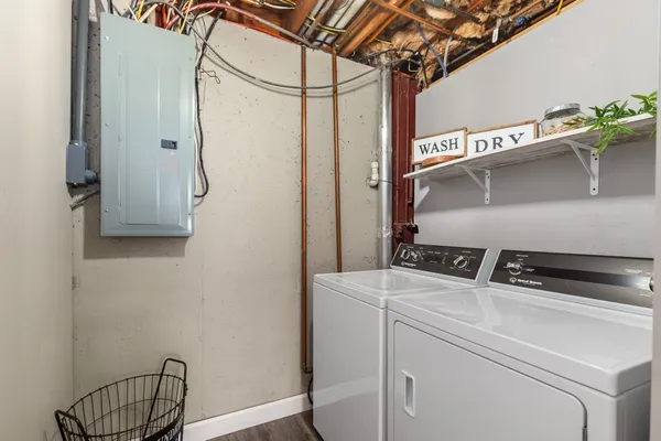 $395,000 | N4907 Lower Road, New London, WI 54961