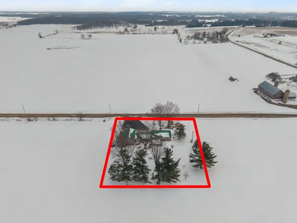 $395,000 | N4907 Lower Road, New London, WI 54961