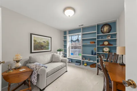 $329,000 | 513 Green Bridge Lane, Unit B, Prospect Heights, IL 60070