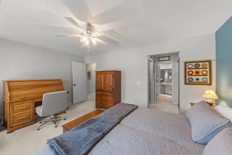 $329,000 | 513 Green Bridge Lane, Unit B, Prospect Heights, IL 60070