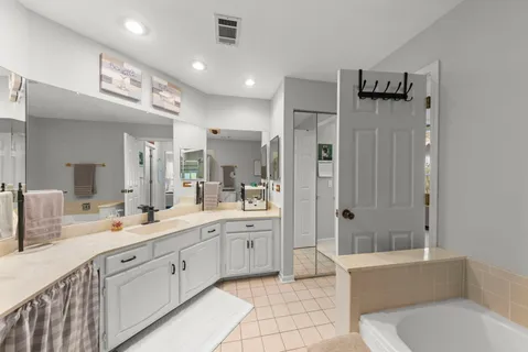 $329,000 | 513 Green Bridge Lane, Unit B, Prospect Heights, IL 60070