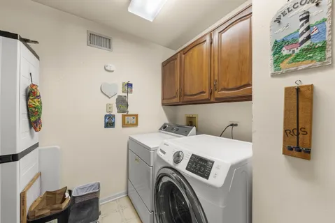 $329,000 | 513 Green Bridge Lane, Unit B, Prospect Heights, IL 60070