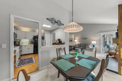 $329,000 | 513 Green Bridge Lane, Unit B, Prospect Heights, IL 60070