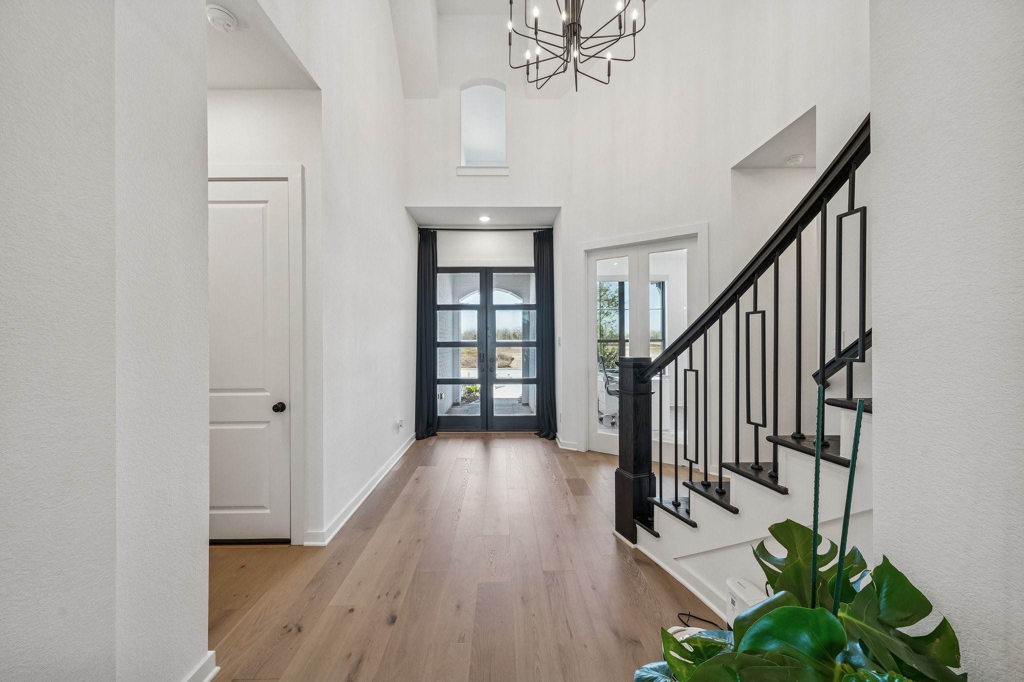8703 Blue Grotto Lane Manvel, TX 77578 - Photo 4 of 43 The front entryway with home office just to the left as you enter.