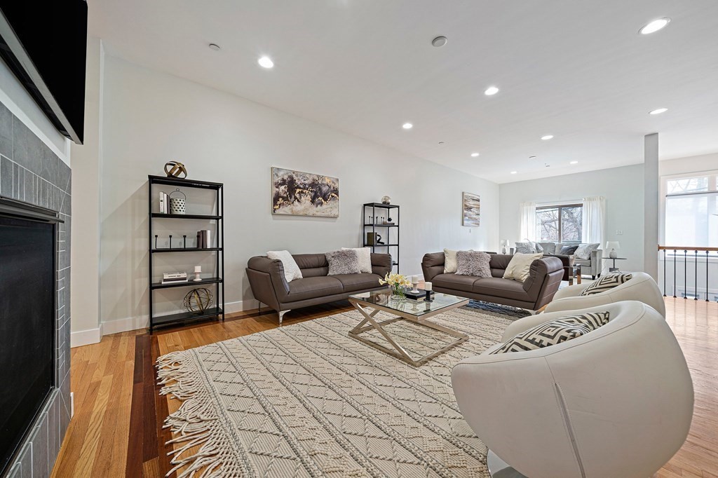 771 Heath Street, Unit 771 Brookline, MA 02467 - Photo 5 of 42