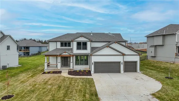 $694,950 | 6114 Lewis Drive, Shawnee, KS 66226
