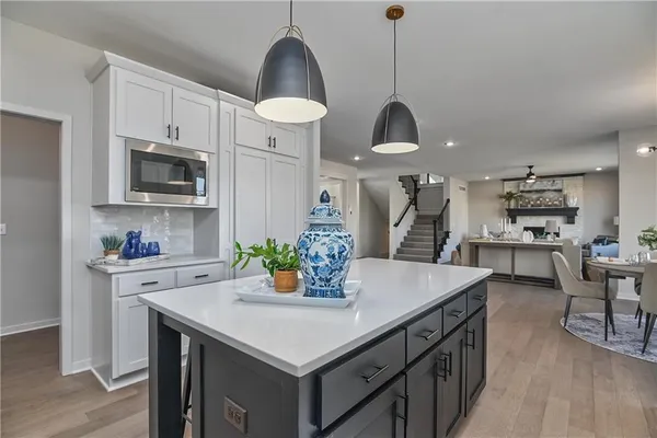 $694,950 | 6114 Lewis Drive, Shawnee, KS 66226